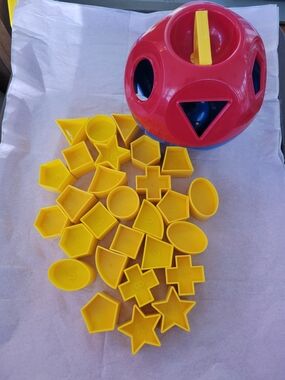 Kids Shape Sorter Toy -Tupperware Includes 29 Yellow Shapes